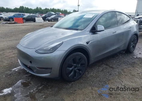 2024 Tesla Model Y Long Range Dual Motor All-Wheel Drive from USA, damaged, VIN 7SAYGDEE8RA295003